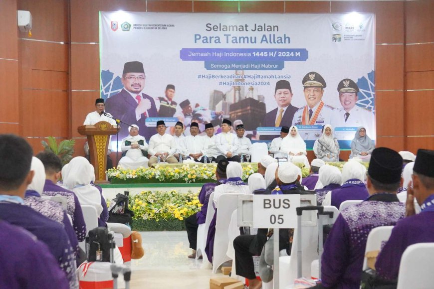 Dilepas Gubernur Kalsel, Jemaah Kloter 1 Embarkasi Banjarmasin Berangkat ke Tanah Suci