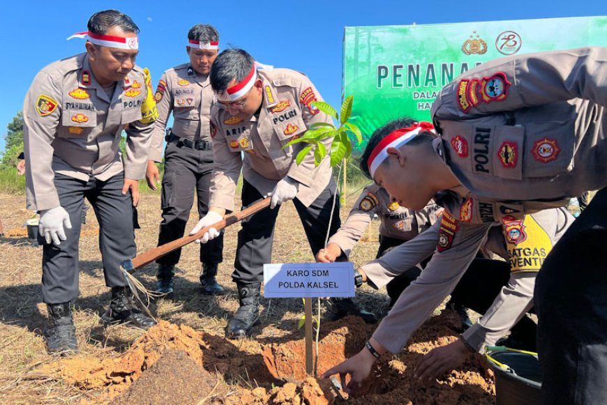 Peringati Hari Bhayangkara ke-78, Polda Kalsel Gelar Aksi Penanaman Pohon di Batola