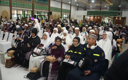 Alhamdulillah! Jemaah Haji Kloter 08 Debarkasi Banjarmasin Tiba di Tanah Air