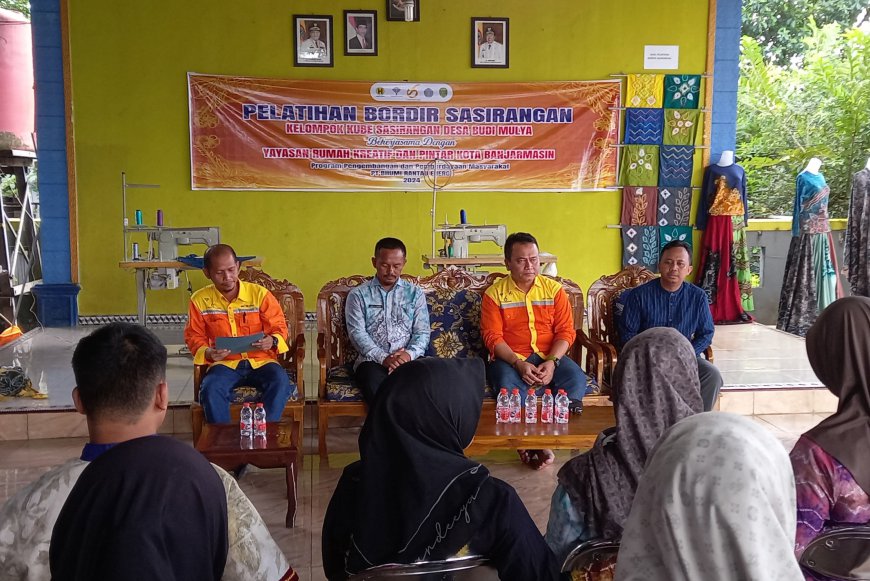 Tingkatkan Skill, PT BRE Gelar Pelatihan Membordir Sasirangan di Desa Budi Mulya