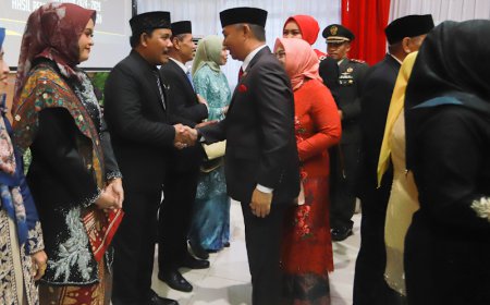 Bukan Lirik Lagu, Inilah Pasangan Paling Romantis di DPRD Batola