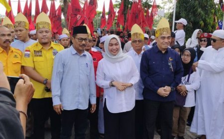 Dikawal Ribuan Simpatisan, Lisa-Wartono Mendaftar ke KPU Banjarbaru