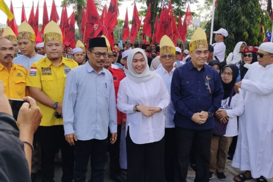 Dikawal Ribuan Simpatisan, Lisa-Wartono Mendaftar ke KPU Banjarbaru