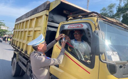 Berbagi Kopi di Sela Operasi Zebra Intan 2024, Kiat Satlantas Polres Batola Cegah Lakalantas