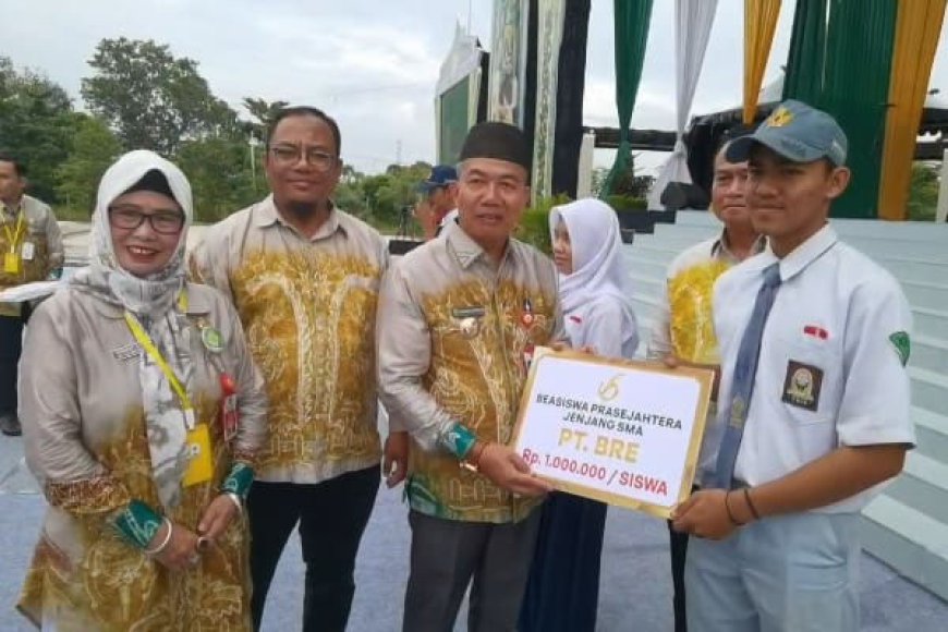 Semarak Hari Jadi ke-59 Tapin, PT BRE Berbagi Ratusan Beasiswa