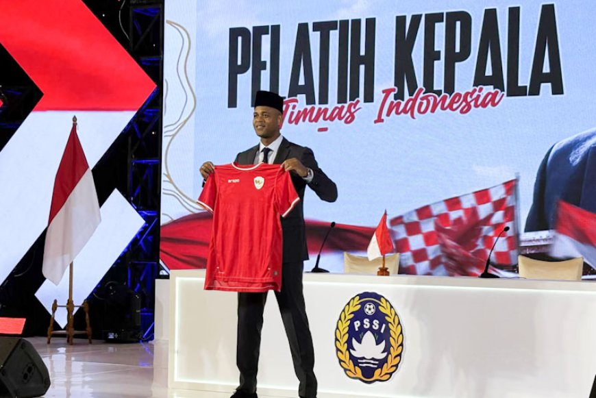 Resmi Melatih Timnas Indonesia, Patrick Kluivert Menjanjikan Permainan Menyerang