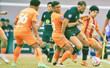 Sempat Berbalas Gol, Barito Putera Takluk di Derby Papadaan