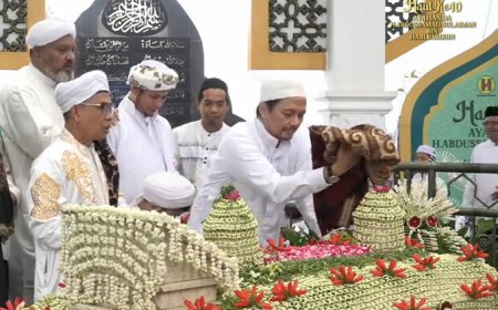 Haul ke-10 H Abdussamad Sulaiman HB di Marabahan, Habib Jindan Ungkap Keistimewaan Orang Dermawan
