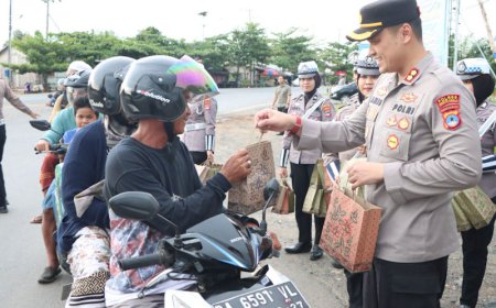 Pererat Tali Silaturahmi, Polres Batola Berbagi Takjil