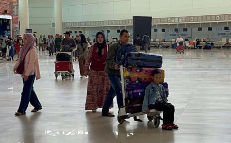 Momen Puncak Arus Mudik, Bandara Syamsudin Noor Dilintasi Belasan Ribu Penumpang