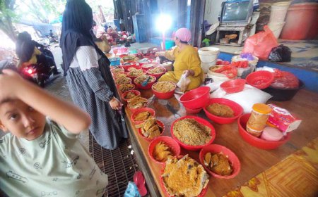 Momen Mudik Lebaran, Pedagang Iwak Pakasam di Barabai Panen Pembeli