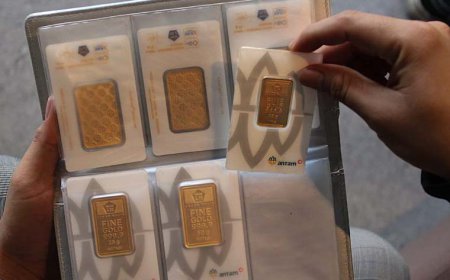 Harga Emas Antam Pecah Rekor, Tembus Rp2,016 Juta Per Gram