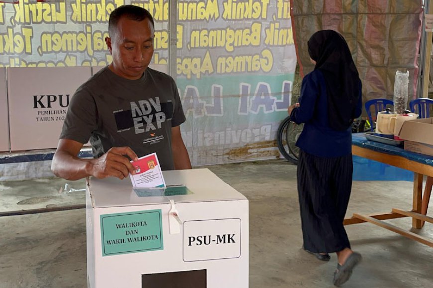 Penghitungan Jaga Suara Konfirmasi Kemenangan Lisa-Wartono di PSU Banjarbaru