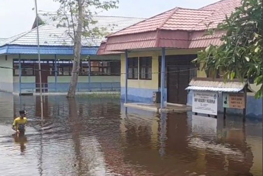 Ratusan Rumah di Kuripan Batola Terdampak Air Pasang Sungai Barito, Sekolah Terpaksa BDR Jelang Ujian