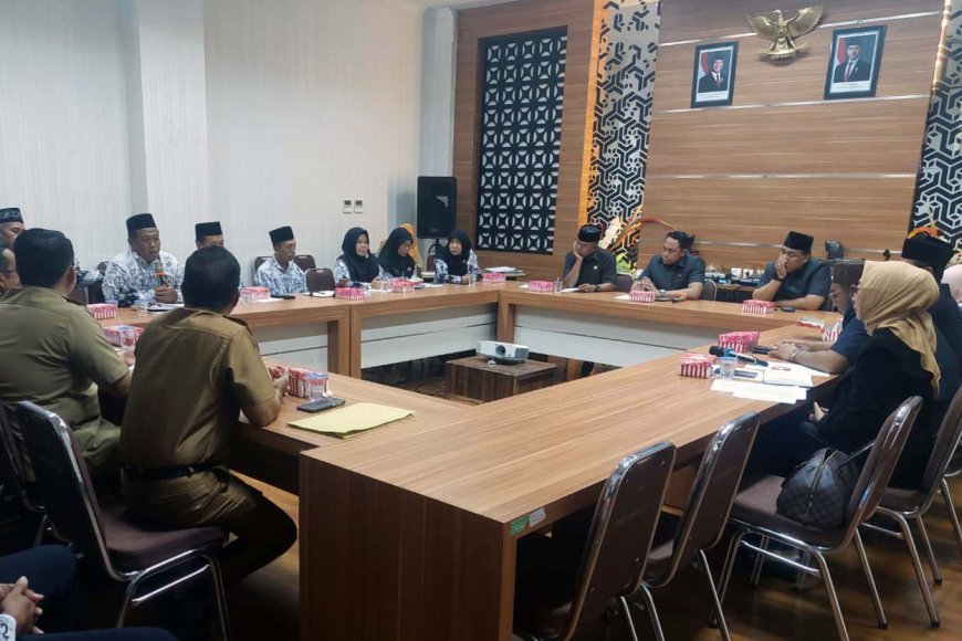 DPRD Batola Terima Audiensi PGRI, Bahas Tunjangan dan Nasib Guru Honorer