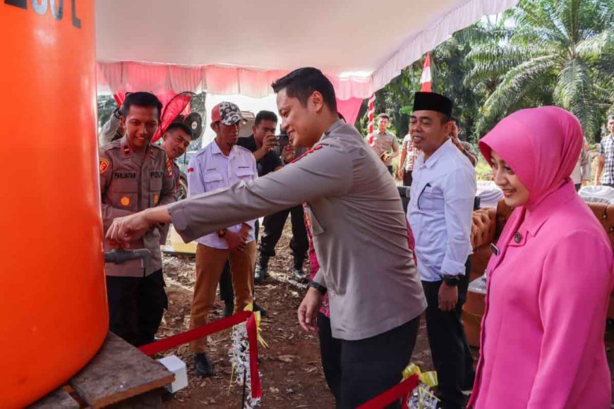 Kolaborasi Polres dan Pemkab Batola Bersama Swasta Hadirkan Akses Air Bersih di Sido Makmur
