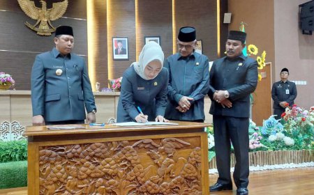 Nota KUPA-PPAS APBD Perubahan 2025 Diteken, DPRD Batola Setujui Anggaran Rp1,9 Triliun