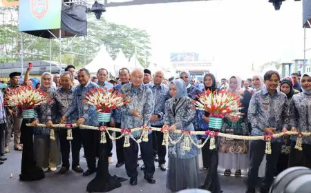 Diramaikan Ratusan Stan, Kalsel Expo dan BUMDesa 2025 Resmi Dibuka Gubernur Muhidin