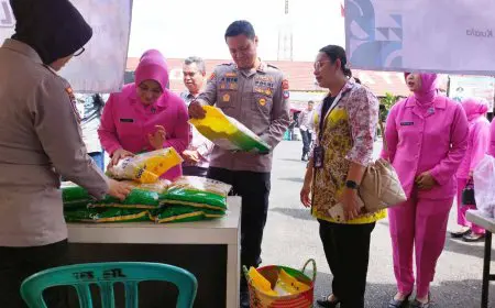 Harga Jauh di Bawah Pasar, Gerakan Pangan Murah Polres Batola Diserbu Warga