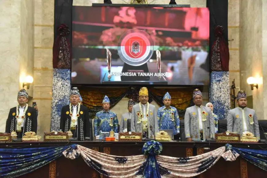 Rapat Paripurna Harjad ke-75 Kalsel, Gubernur Ajak Masyarakat Membangun Bersama