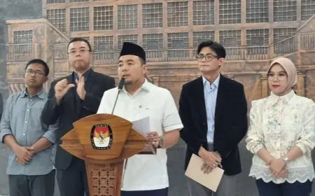 Hanya Bikin Riuh, KPU Membatalkan Aturan Merahasiakan 16 Dokumen Capres-Cawapres