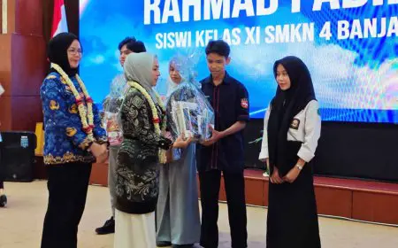 Tekan Angka Putus Sekolah, Disdikbud Kalsel Salurkan BSKM Kepada Puluhan Ribu Pelajar