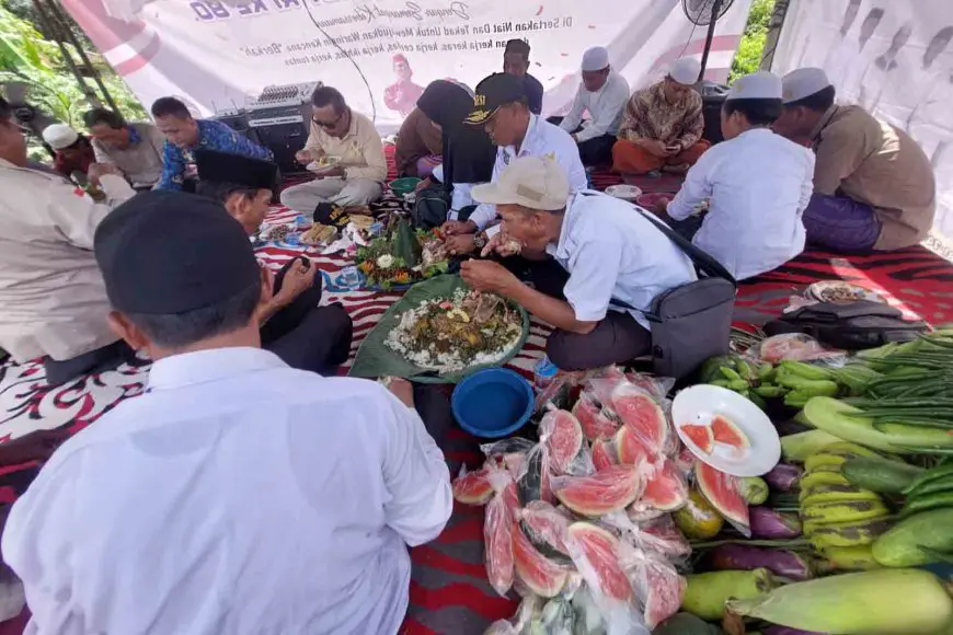 Digelar Sejak 1982, Tradisi Sedekah Bumi Menjadi Perekat Warga Waringin Kencana Batola
