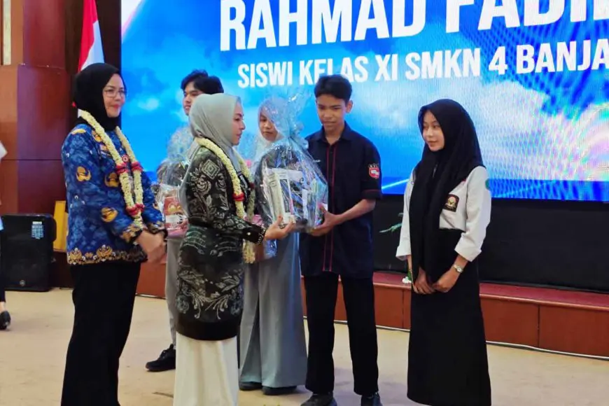 Tekan Angka Putus Sekolah, Disdikbud Kalsel Salurkan BSKM Kepada Puluhan Ribu Pelajar