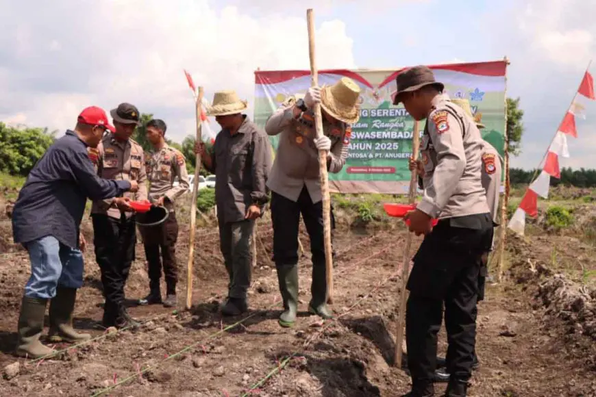 Kapolres Batola Pimpin Penanaman Jagung Serentak Kuartal IV