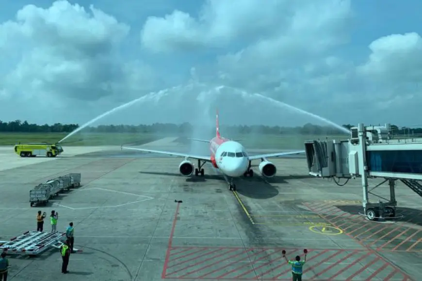 Penerbangan Internasional Perdana dari Syamsudin Noor, AirAsia Antar 180 Penumpang ke Kuala Lumpur