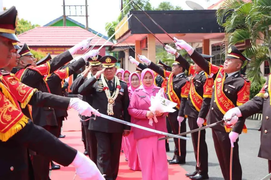 Empat Perwira Polres Batola Resmi Purnabakti, Juga Dititipi Seekor Kambing