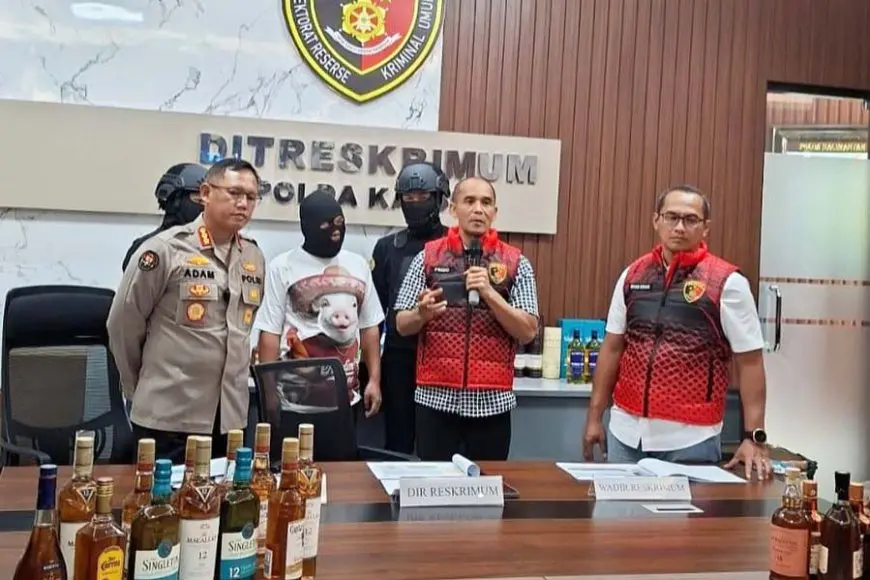 Polda Kalsel Bongkar Home Industri Miras Palsu Berkedok Merek Ternama di Banjarmasin