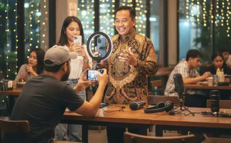 Pejabat Pembuat Konten: Antara Pelayanan dan Pencitraan