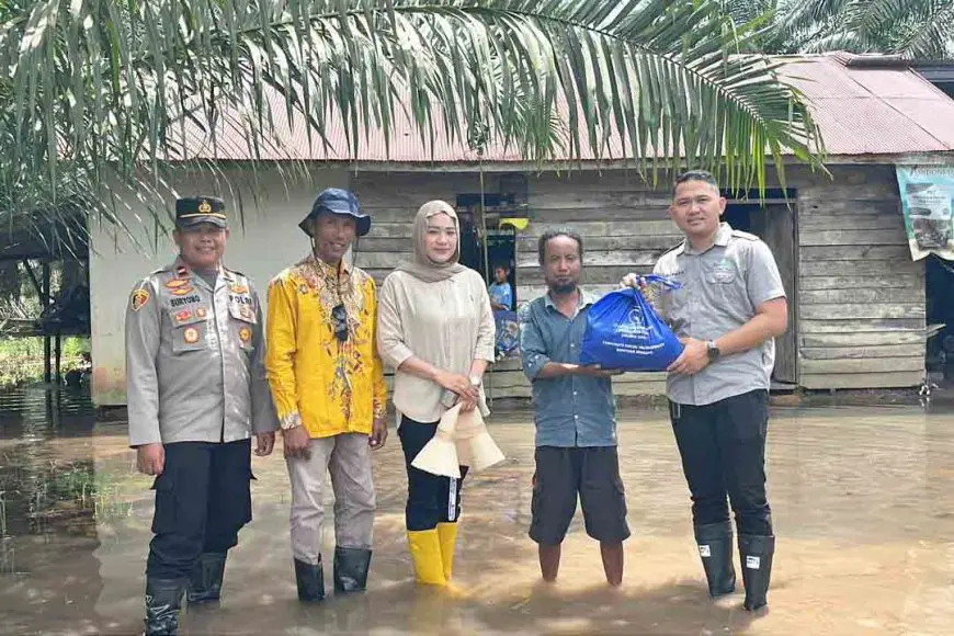 Sinergi DPRD Batola dan PT PBB Bantu Warga Terdampak Banjir di Sinar Baru