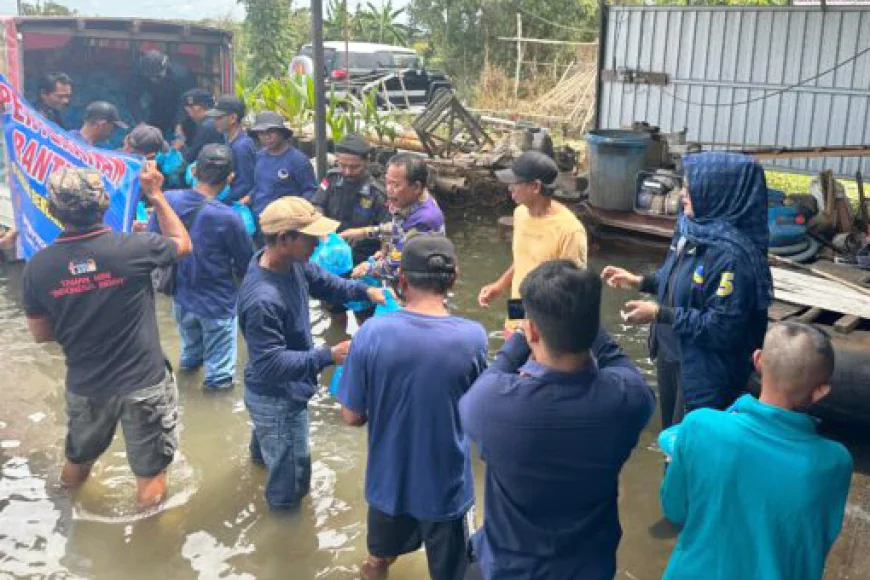 Nasdem Batola Bantu Warga Terdampak Banjir, Ribuan Paket Bahan Pokok Disalurkan