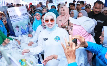 Antusias Warga Membeludak, Pasar Murah BKOW Kalsel Ludes Kurang dari 1 Jam