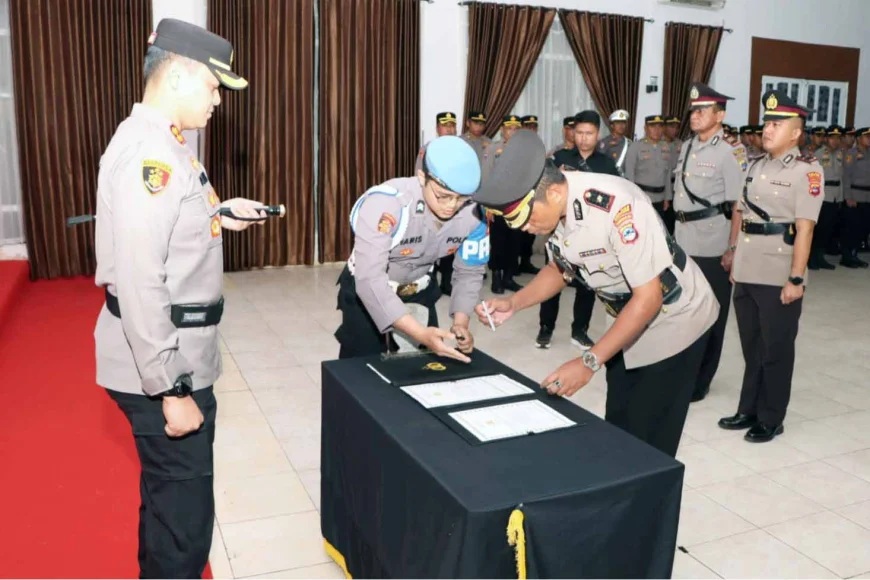 Sertijab di Polres Batola, Wakapolres dan Kapolsek Anjir Pasar Resmi Berganti