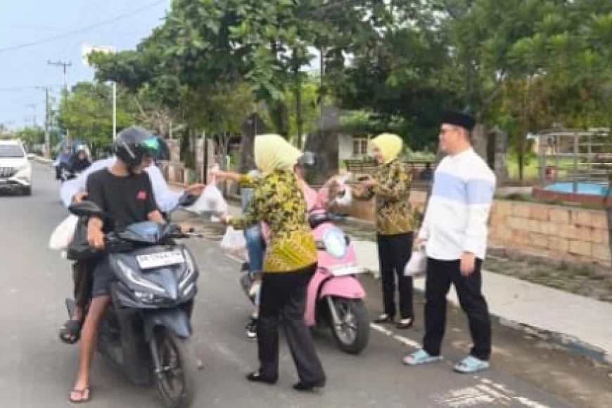 Tebar Kebaikan Selama Ramadan 1447 Hijriah, Kejari Batola Berbagi Ratusan Takjil