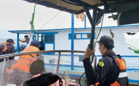 Hilang 6 Hari di Laut, Nelayan Lansia Kotabaru Ditemukan Selamat di Sulbar