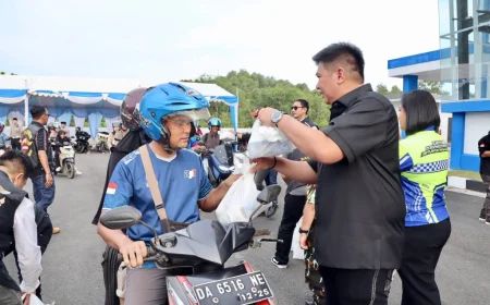 Bukan Riding Biasa, HDCI dan Ditlantas Polda Kalsel Berbagi Ribuan Takjil di Banjarbaru