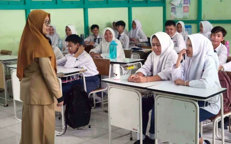 Wacana Sekolah Daring Dihentikan, Siswa Tetap Belajar Tatap Muka