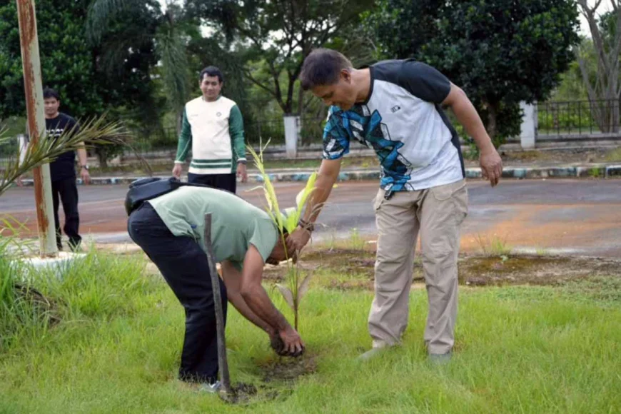 Budaya Jumat Bersih, DPRD Batola Dorong Lingkungan Kerja Sehat dan Hijau