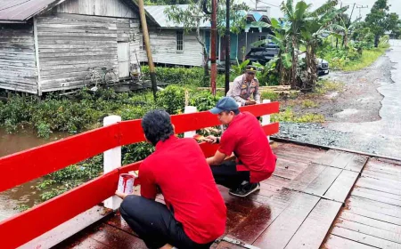Kolaborasi Polres Batola dan Warga, Jembatan Merah Putih di Barambai Tuntas 100 Persen