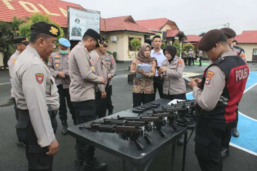 Cegah Penyalahgunaan, Polres Batola Periksa Senjata Api dan Amunisi Personel