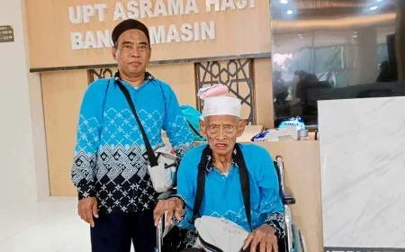 Digendong Sang Anak, Jemaah Haji Batola Berusia 102 Tahun Pulang dengan Senyum