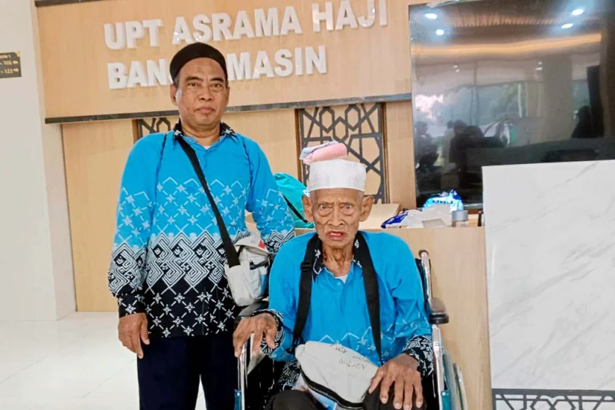 Digendong Sang Anak, Jemaah Haji Batola Berusia 102 Tahun Pulang dengan Senyum