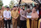 Temui Korban Kebakaran Muara Pulau, Kapolres Batola Salurkan Bantuan
