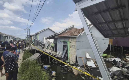 Tiga Rumah Ambruk Bersamaan di Kertak Hanyar Banjar, Seorang Penghuni Meninggal