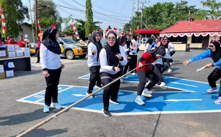Kapolres Ikut Tarik Tambang, Perayaan HUT ke-81 Kemerdekaan RI di Polres Batola Makin Seru