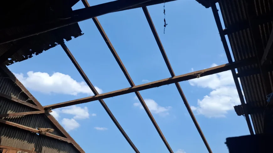 Atap Rumah Warga Jejangkit Batola Terimbas Helikopter Water Bombing, BPBD Kalsel Bantu Perbaikan